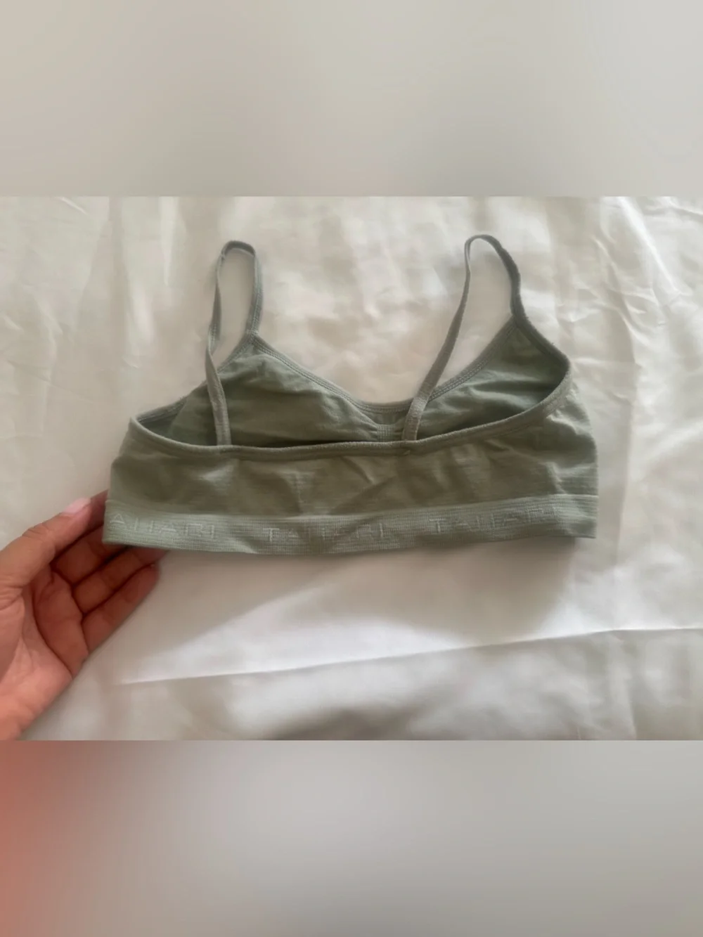 N/A neutral muted green